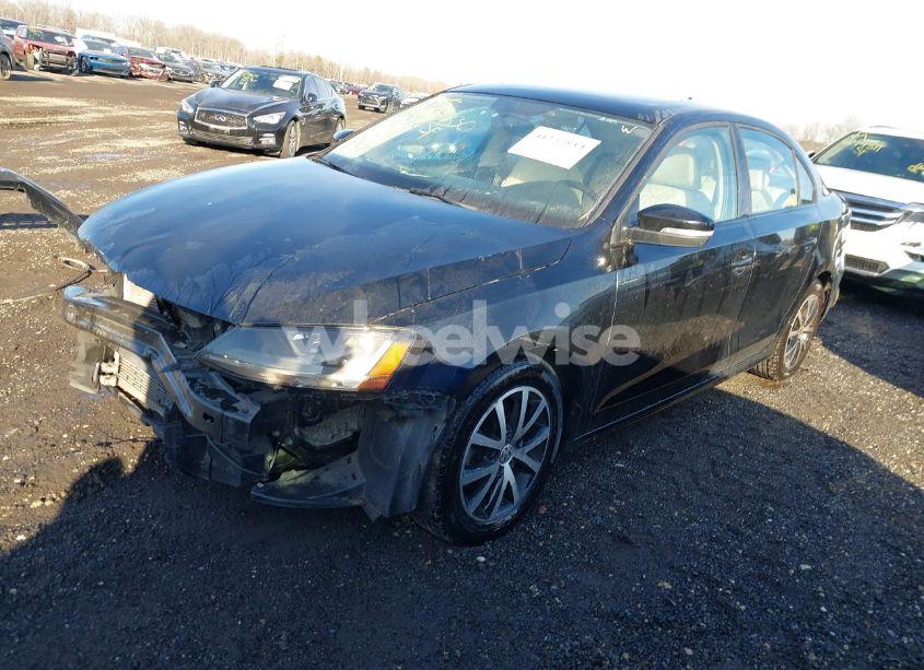 Photo 2 of 2017 Volkswagen Jetta 1.4T SE (VIN 3VWDB7AJ4HM380638)