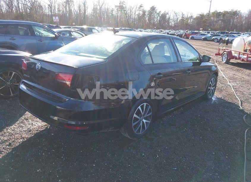 Photo 4 of 2017 Volkswagen Jetta 1.4T SE (VIN 3VWDB7AJ4HM380638)