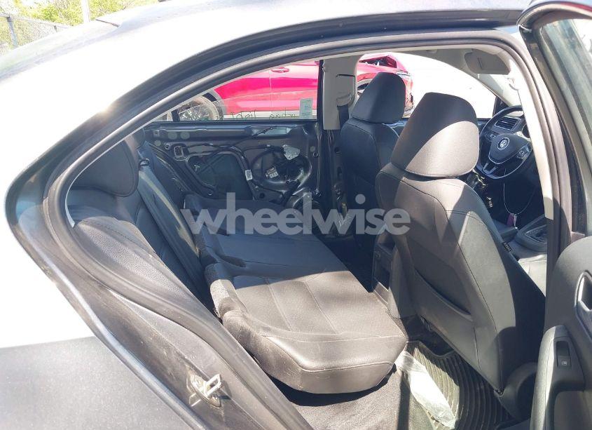 Photo 8 of 2018 Volkswagen Jetta 1.4T SE/1.4T WOLFSBURG EDITION (VIN 3VWDB7AJ4JM225870)