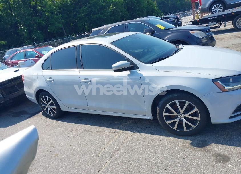 Photo 13 of 2018 Volkswagen Jetta 1.4T SE/1.4T WOLFSBURG EDITION (VIN 3VWDB7AJ4JM244919)