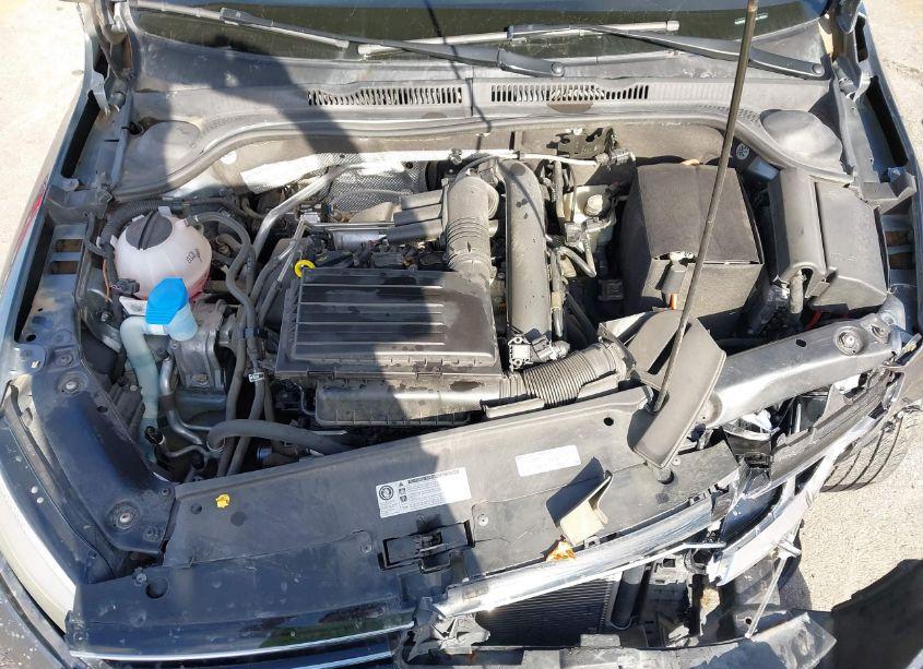 Photo 10 of 2017 Volkswagen Jetta 1.4T SE (VIN 3VWDB7AJ5HM216041)