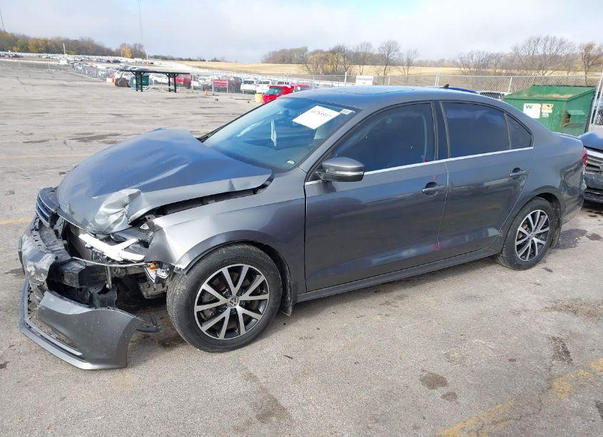 Photo 2 of 2017 Volkswagen Jetta 1.4T SE (VIN 3VWDB7AJ5HM216041)