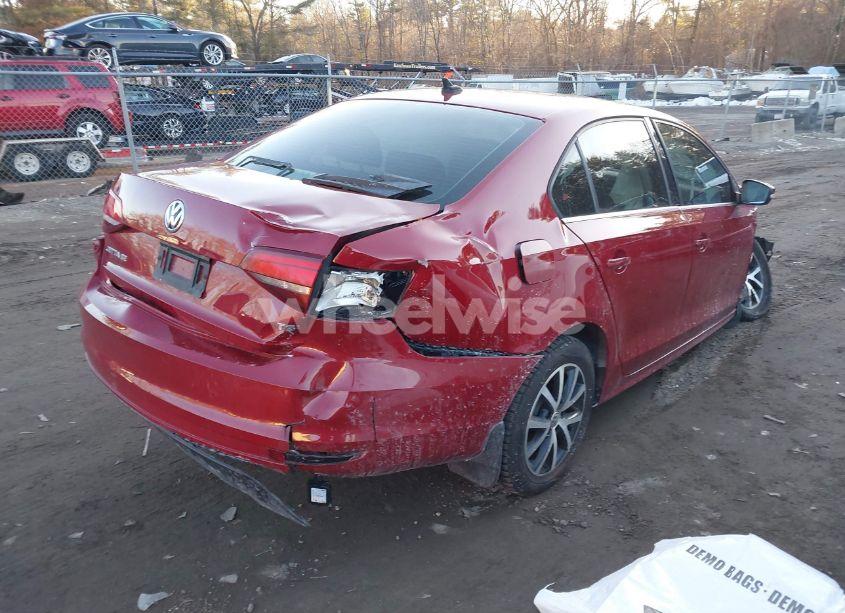 Photo 4 of 2017 Volkswagen Jetta 1.4T SE (VIN 3VWDB7AJ5HM245586)