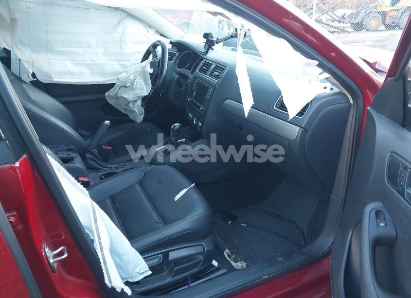 Photo 5 of 2017 Volkswagen Jetta 1.4T SE (VIN 3VWDB7AJ5HM245586)