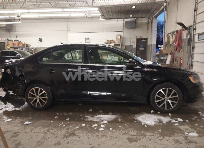 Photo 13 of 2017 Volkswagen Jetta 1.4T SE (VIN 3VWDB7AJ5HM248472)