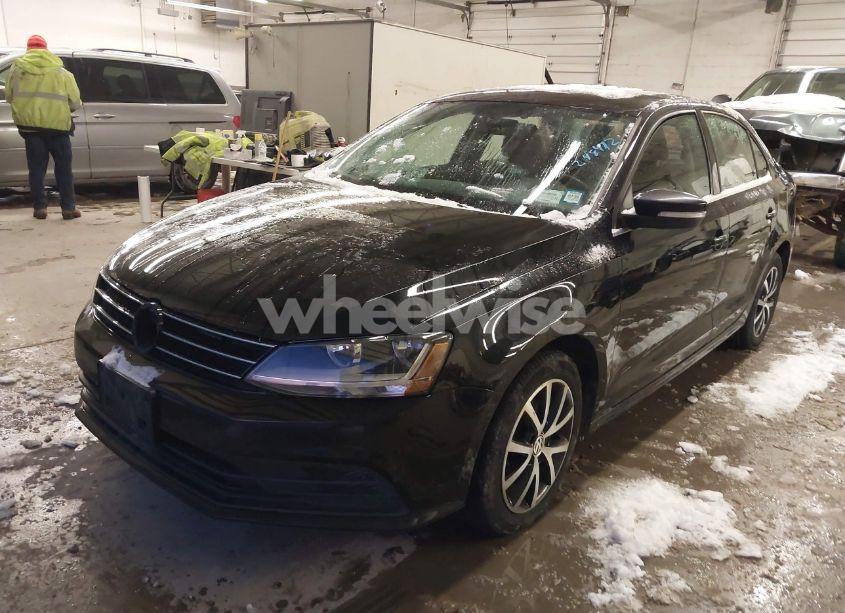 Photo 2 of 2017 Volkswagen Jetta 1.4T SE (VIN 3VWDB7AJ5HM248472)