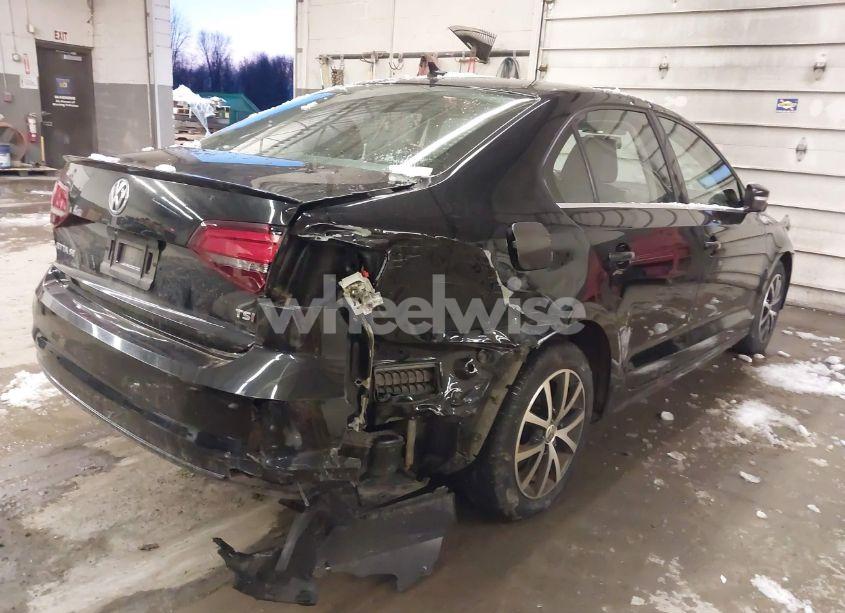 Photo 4 of 2017 Volkswagen Jetta 1.4T SE (VIN 3VWDB7AJ5HM248472)