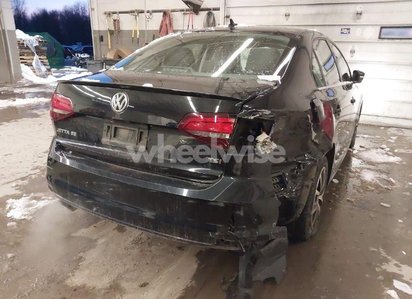Photo 6 of 2017 Volkswagen Jetta 1.4T SE (VIN 3VWDB7AJ5HM248472)