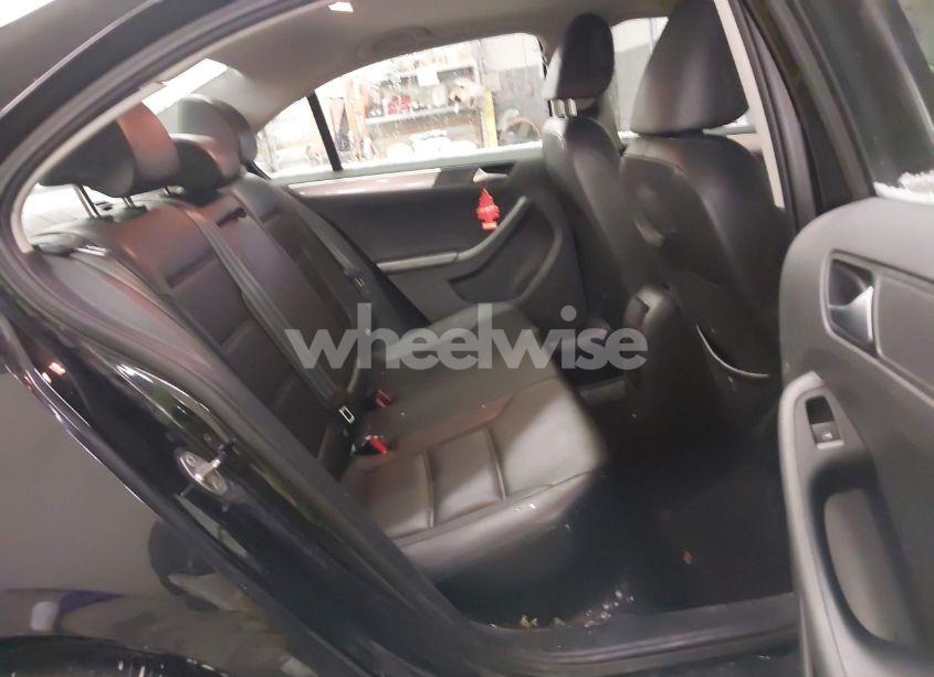 Photo 8 of 2017 Volkswagen Jetta 1.4T SE (VIN 3VWDB7AJ5HM248472)