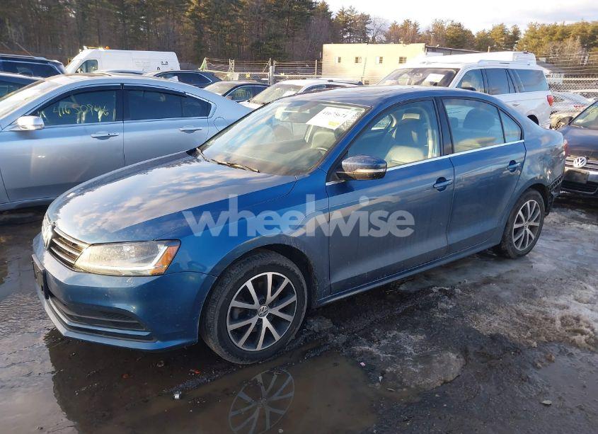 Photo 2 of 2017 Volkswagen Jetta 1.4T SE (VIN 3VWDB7AJ5HM267135)