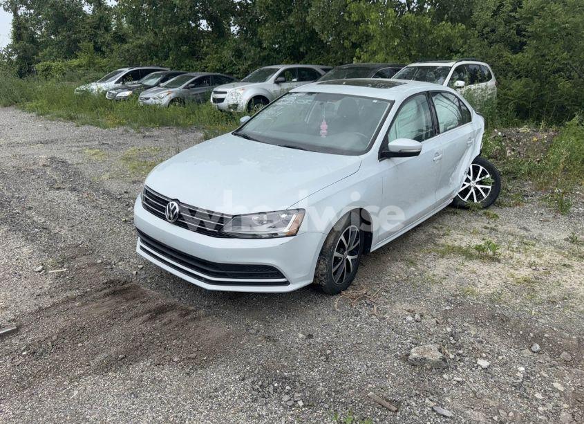 Photo 2 of 2017 Volkswagen Jetta 1.4T SE (VIN 3VWDB7AJ5HM273663)