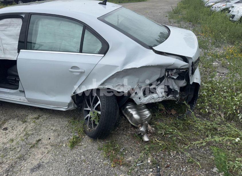 Photo 6 of 2017 Volkswagen Jetta 1.4T SE (VIN 3VWDB7AJ5HM273663)