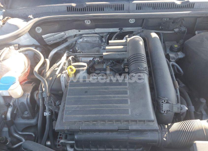 Photo 10 of 2017 Volkswagen Jetta 1.4T SE (VIN 3VWDB7AJ5HM285733)