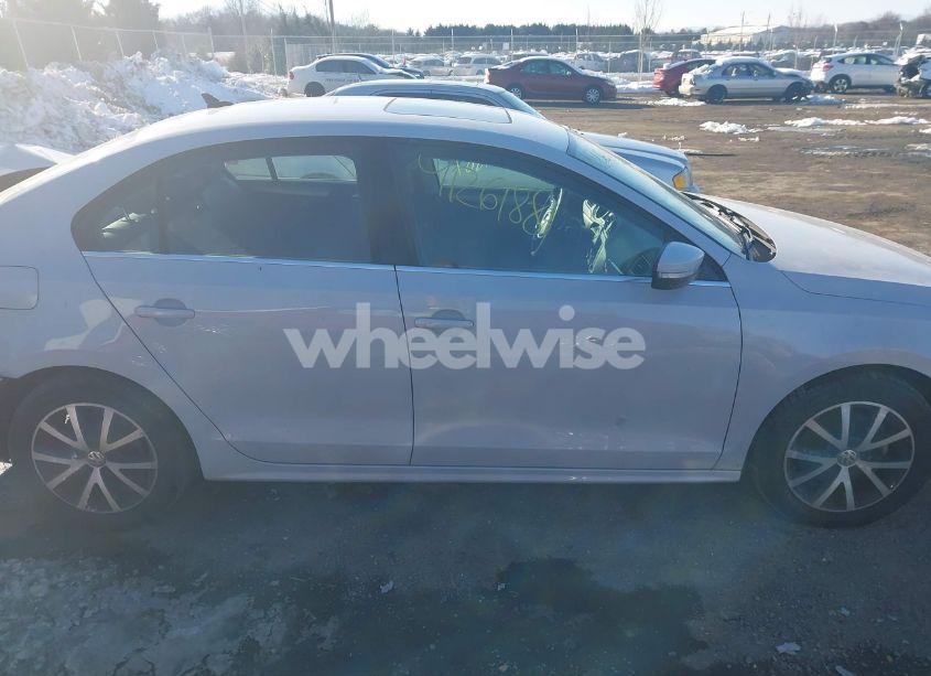 Photo 13 of 2017 Volkswagen Jetta 1.4T SE (VIN 3VWDB7AJ5HM285733)