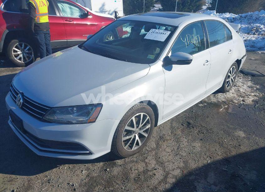 Photo 2 of 2017 Volkswagen Jetta 1.4T SE (VIN 3VWDB7AJ5HM285733)