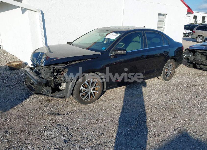 Photo 2 of 2017 Volkswagen Jetta 1.4T SE (VIN 3VWDB7AJ5HM320285)