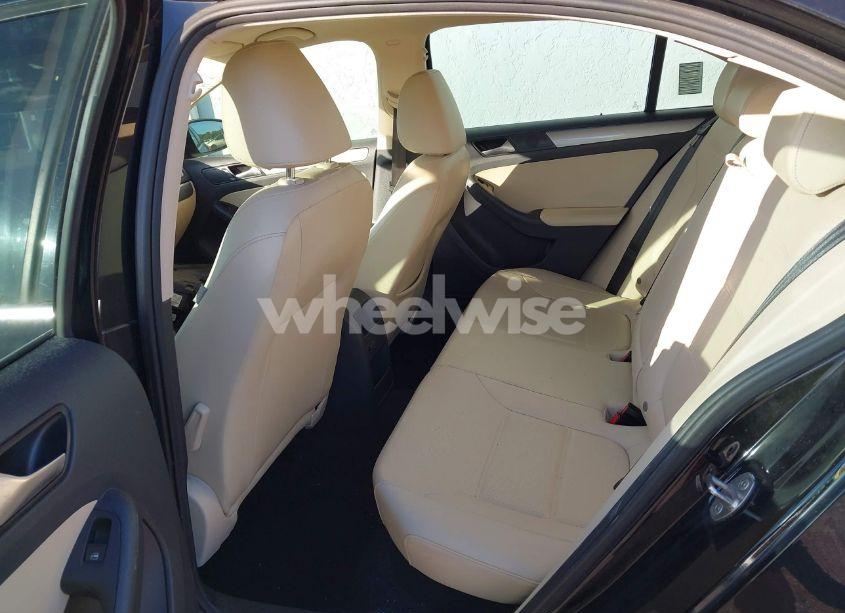 Photo 8 of 2017 Volkswagen Jetta 1.4T SE (VIN 3VWDB7AJ5HM320285)