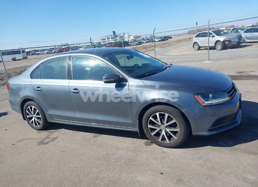Photo 13 of 2017 Volkswagen Jetta 1.4T SE (VIN 3VWDB7AJ5HM371320)