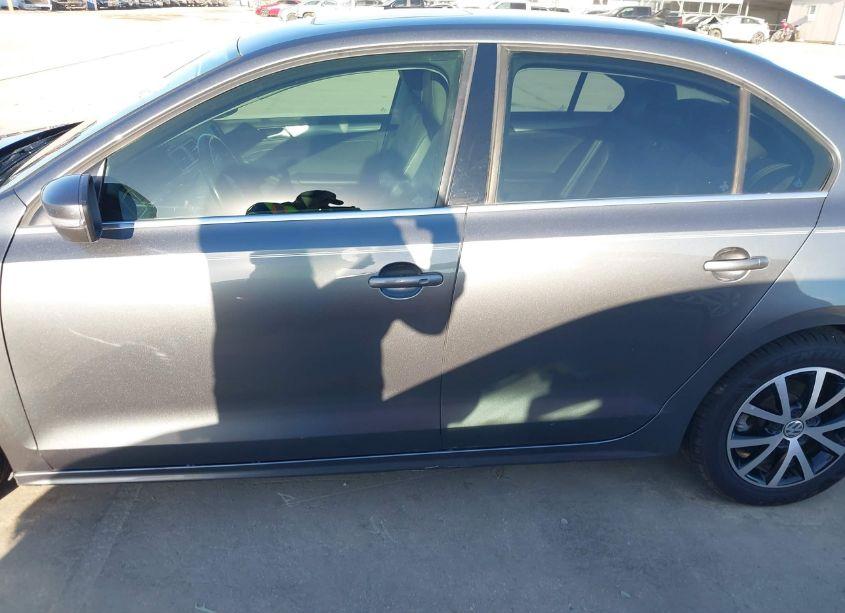 Photo 14 of 2017 Volkswagen Jetta 1.4T SE (VIN 3VWDB7AJ5HM382804)