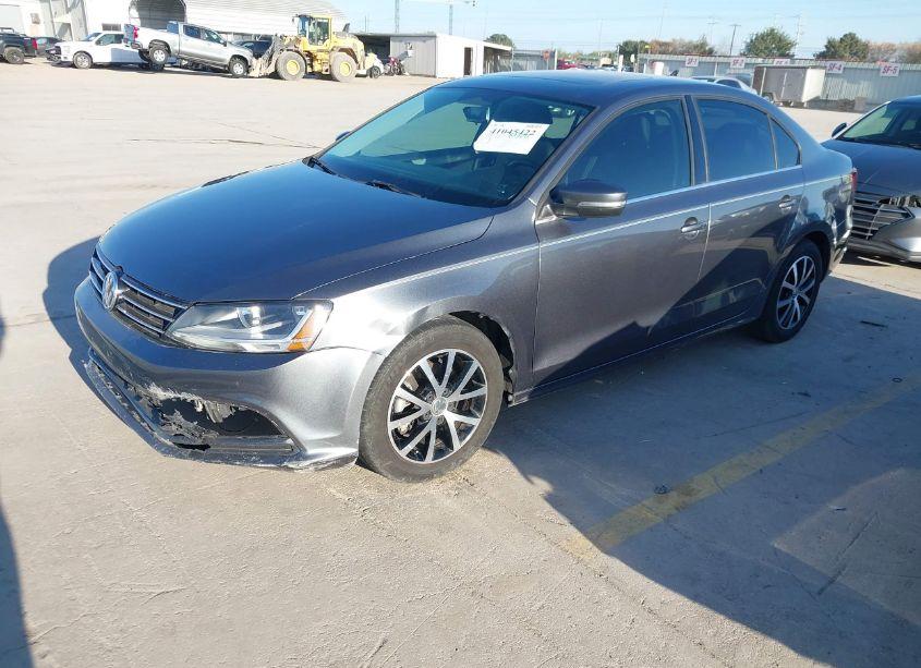 Photo 2 of 2017 Volkswagen Jetta 1.4T SE (VIN 3VWDB7AJ5HM382804)