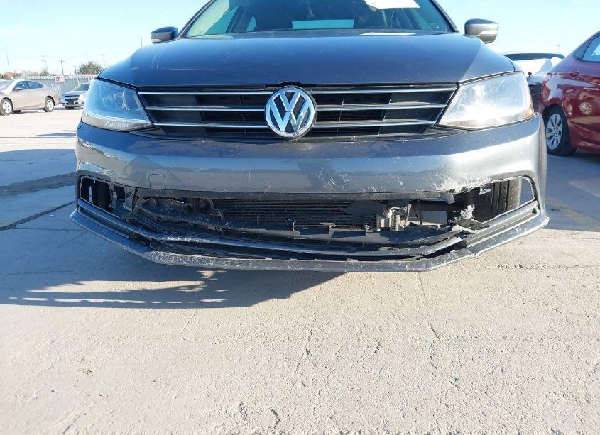 Photo 6 of 2017 Volkswagen Jetta 1.4T SE (VIN 3VWDB7AJ5HM382804)