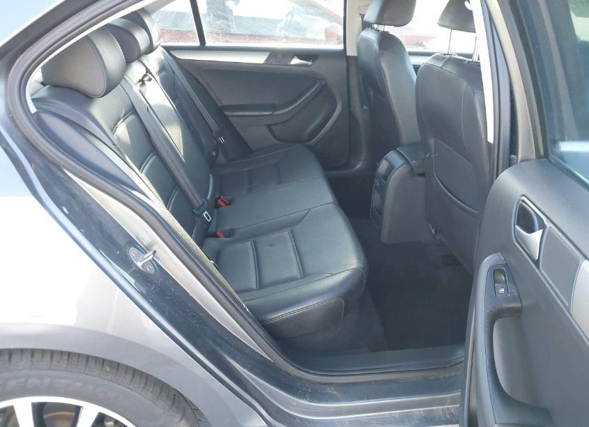 Photo 8 of 2017 Volkswagen Jetta 1.4T SE (VIN 3VWDB7AJ5HM382804)