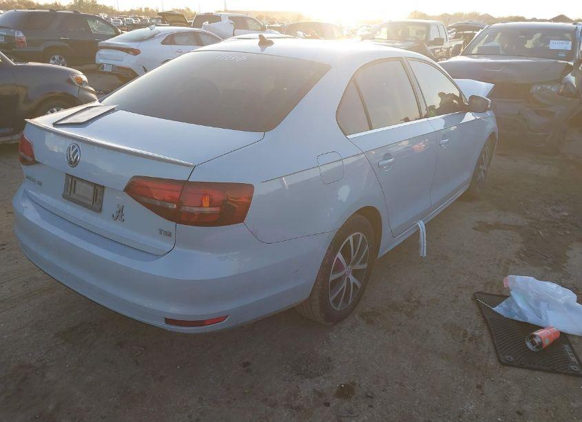 Photo 4 of 2017 Volkswagen Jetta 1.4T SE (VIN 3VWDB7AJ5HM384049)