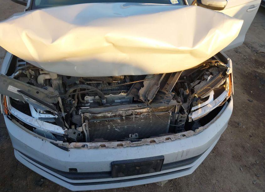 Photo 6 of 2017 Volkswagen Jetta 1.4T SE (VIN 3VWDB7AJ5HM384049)