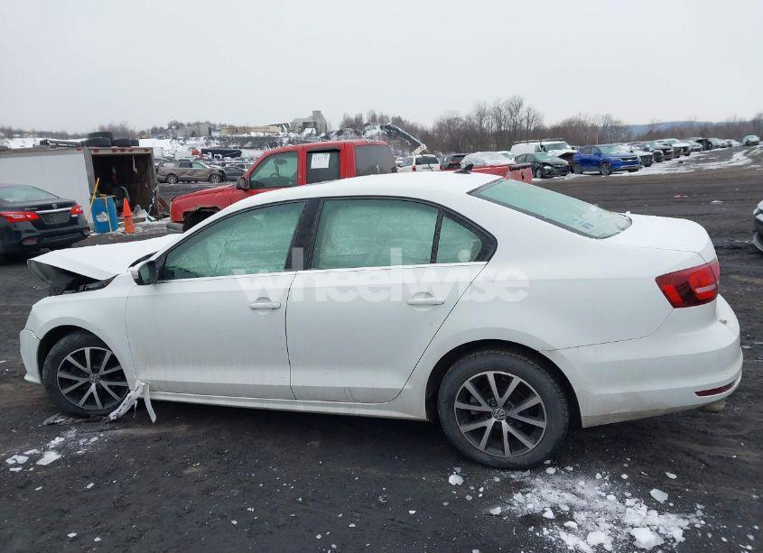 Photo 14 of 2017 Volkswagen Jetta 1.4T SE (VIN 3VWDB7AJ6HM232975)