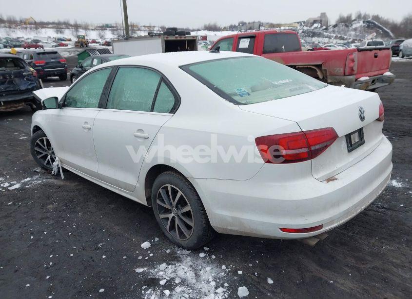 Photo 3 of 2017 Volkswagen Jetta 1.4T SE (VIN 3VWDB7AJ6HM232975)