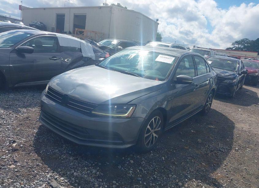 Photo 2 of 2017 Volkswagen Jetta 1.4T SE (VIN 3VWDB7AJ6HM273087)