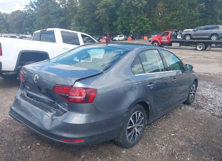 Photo 4 of 2017 Volkswagen Jetta 1.4T SE (VIN 3VWDB7AJ6HM273087)