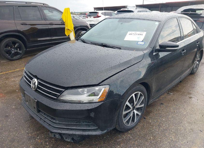 Photo 2 of 2017 Volkswagen Jetta 1.4T SE (VIN 3VWDB7AJ6HM282498)