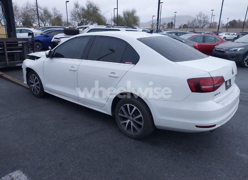 Photo 3 of 2017 Volkswagen Jetta 1.4T SE (VIN 3VWDB7AJ6HM290228)