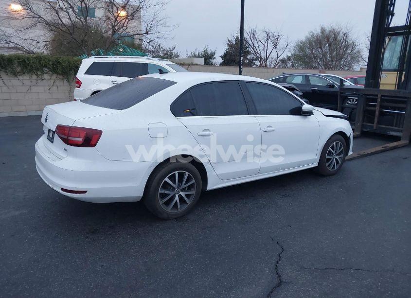 Photo 4 of 2017 Volkswagen Jetta 1.4T SE (VIN 3VWDB7AJ6HM290228)