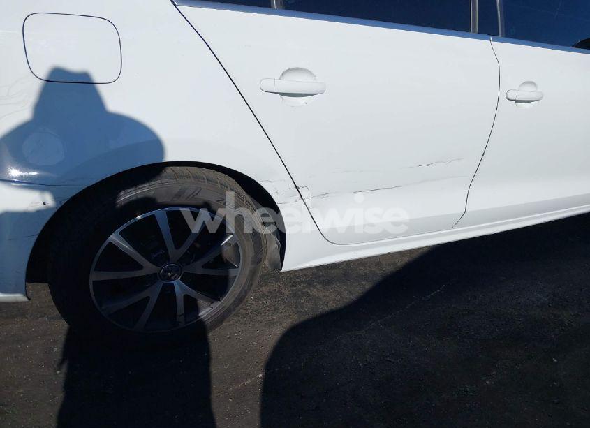 Photo 6 of 2017 Volkswagen Jetta 1.4T SE (VIN 3VWDB7AJ6HM290228)