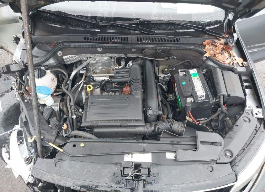 Photo 10 of 2017 Volkswagen Jetta 1.4T SE (VIN 3VWDB7AJ6HM292397)