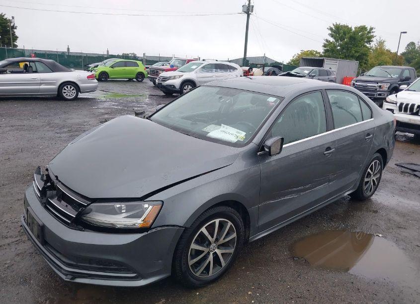 Photo 2 of 2017 Volkswagen Jetta 1.4T SE (VIN 3VWDB7AJ6HM292397)
