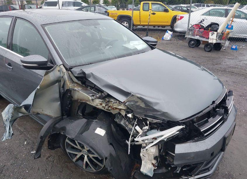 Photo 6 of 2017 Volkswagen Jetta 1.4T SE (VIN 3VWDB7AJ6HM292397)