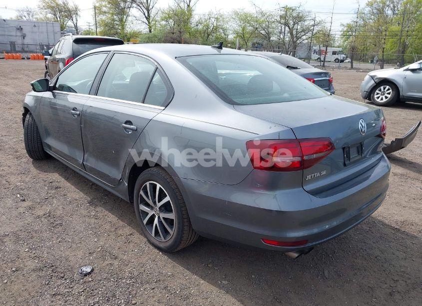 Photo 3 of 2017 Volkswagen Jetta 1.4T SE (VIN 3VWDB7AJ6HM292805)