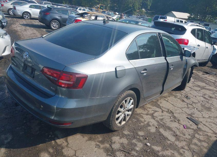 Photo 4 of 2017 Volkswagen Jetta 1.4T SE (VIN 3VWDB7AJ6HM306332)