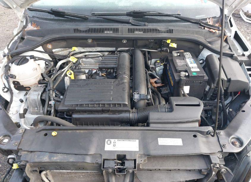 Photo 10 of 2017 Volkswagen Jetta 1.4T SE (VIN 3VWDB7AJ6HM404017)