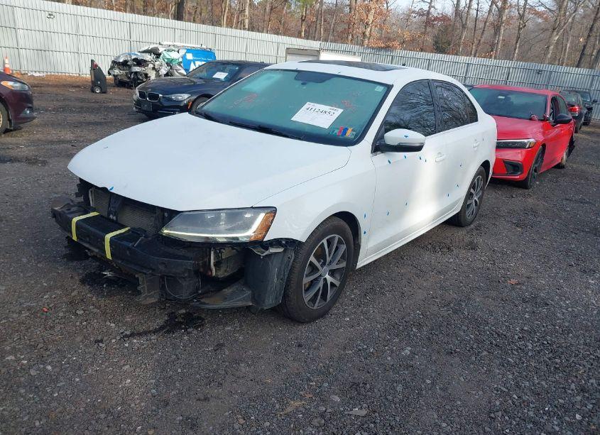 Photo 2 of 2017 Volkswagen Jetta 1.4T SE (VIN 3VWDB7AJ6HM404017)