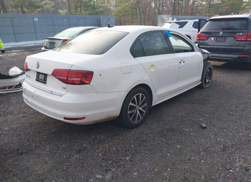 Photo 4 of 2017 Volkswagen Jetta 1.4T SE (VIN 3VWDB7AJ6HM404017)
