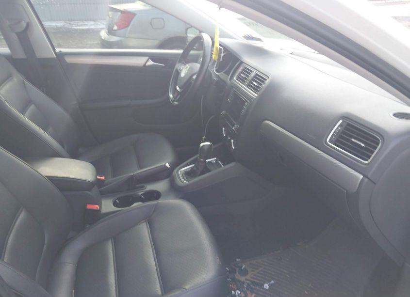 Photo 5 of 2017 Volkswagen Jetta 1.4T SE (VIN 3VWDB7AJ6HM404017)