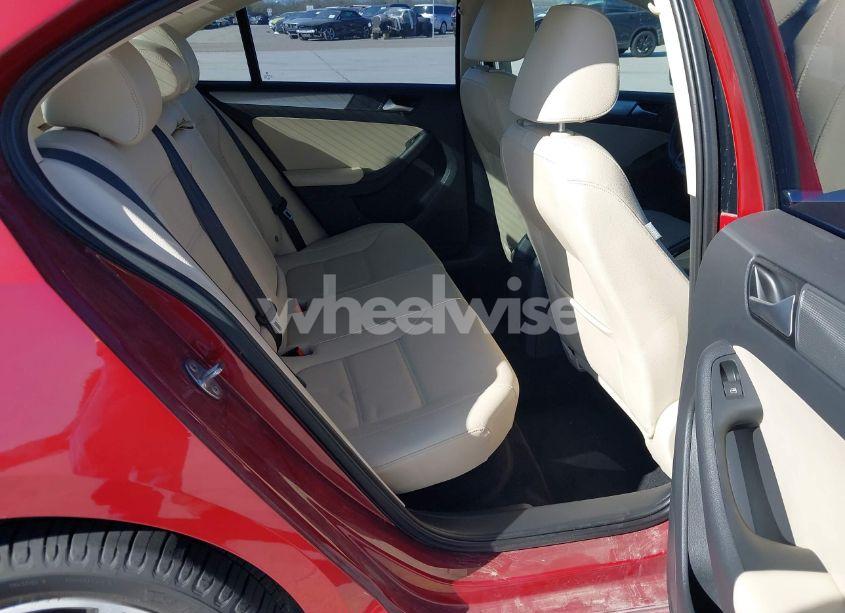 Photo 8 of 2017 Volkswagen Jetta 1.4T SE (VIN 3VWDB7AJ6HM410044)