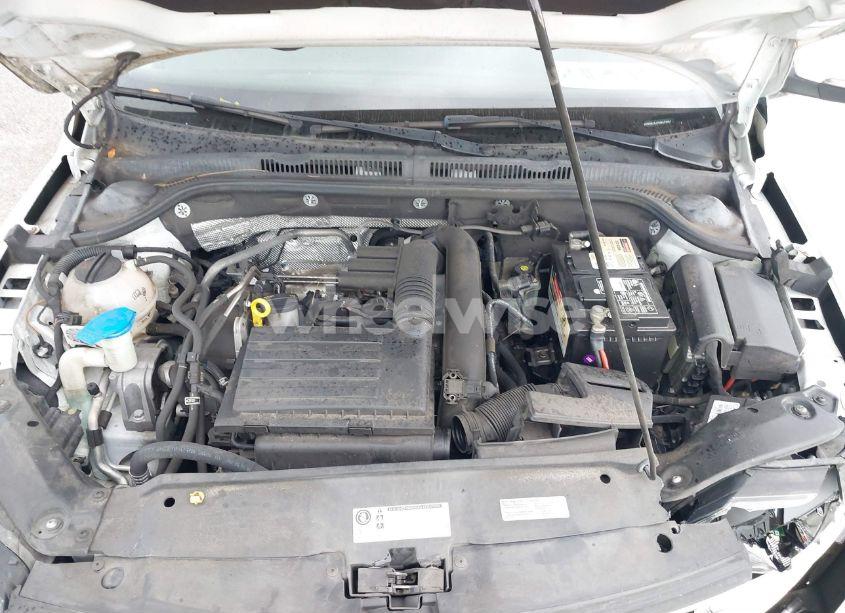 Photo 10 of 2017 Volkswagen Jetta 1.4T SE (VIN 3VWDB7AJ7HM242057)