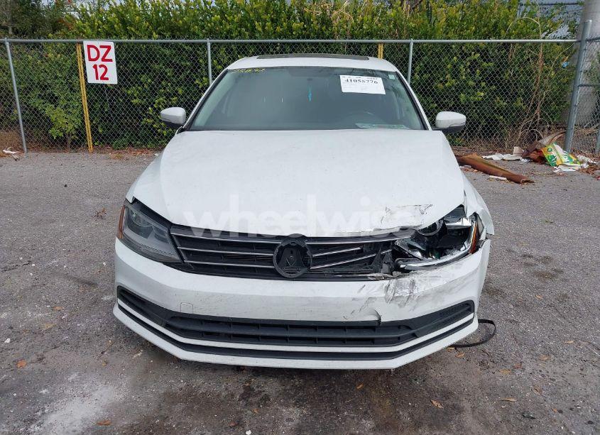 Photo 12 of 2017 Volkswagen Jetta 1.4T SE (VIN 3VWDB7AJ7HM242057)