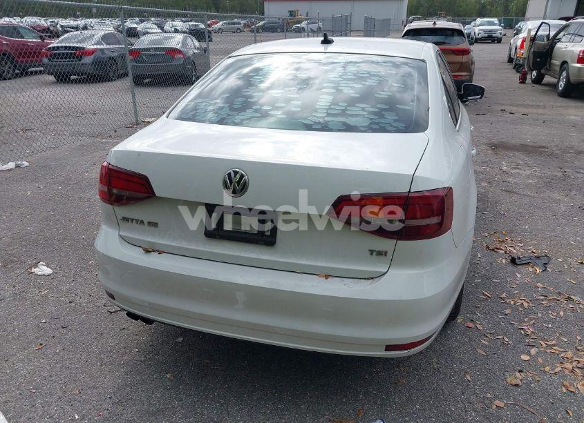 Photo 16 of 2017 Volkswagen Jetta 1.4T SE (VIN 3VWDB7AJ7HM242057)