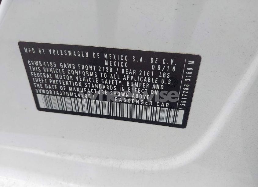 Photo 9 of 2017 Volkswagen Jetta 1.4T SE (VIN 3VWDB7AJ7HM242057)